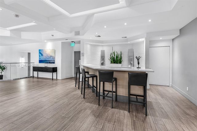 100 Lincoln Rd 539, Miami Beach, FL 33139