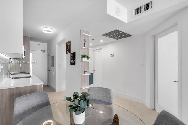 100 Lincoln Rd 539, Miami Beach, FL 33139