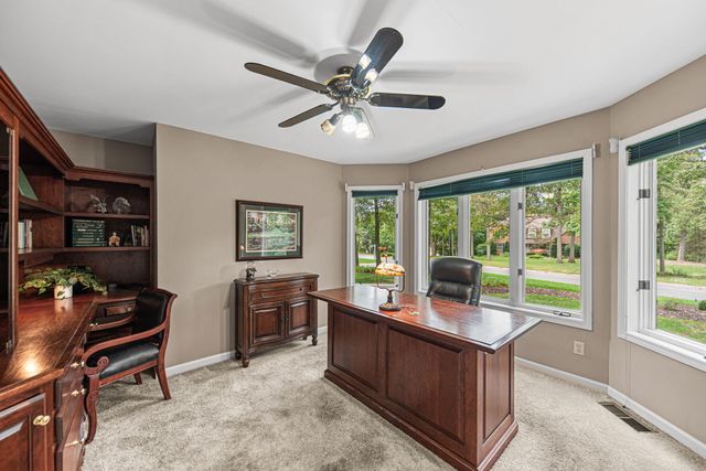 4610 Thornbury Drive W, Valparaiso, IN 46383