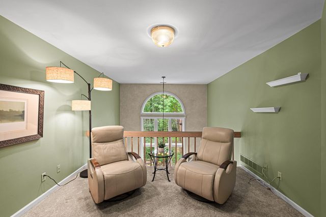 4610 Thornbury Drive W, Valparaiso, IN 46383