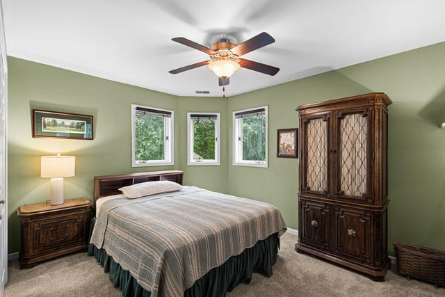 4610 Thornbury Drive W, Valparaiso, IN 46383
