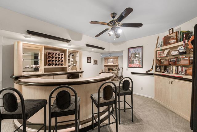 4610 Thornbury Drive W, Valparaiso, IN 46383