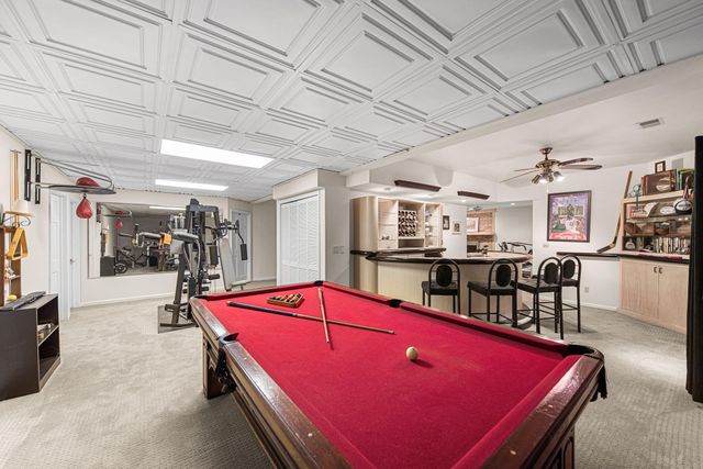 4610 Thornbury Drive W, Valparaiso, IN 46383