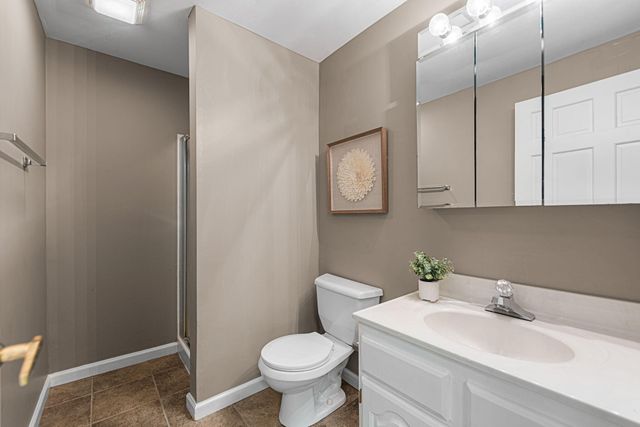 4610 Thornbury Drive W, Valparaiso, IN 46383