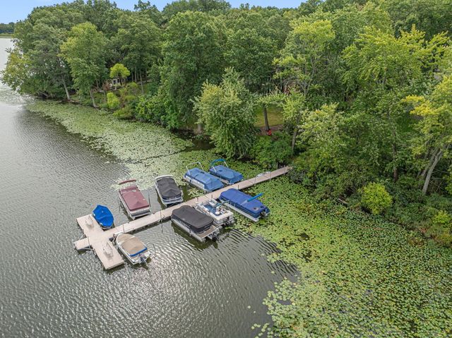 4610 Thornbury Drive W, Valparaiso, IN 46383