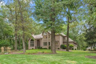 4610 Thornbury Drive W, Valparaiso, IN 46383