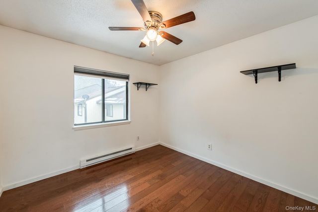 908 Chelsea Cove S, Hopewell Junction, NY 12533