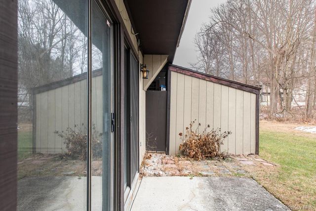 908 Chelsea Cove S, Hopewell Junction, NY 12533