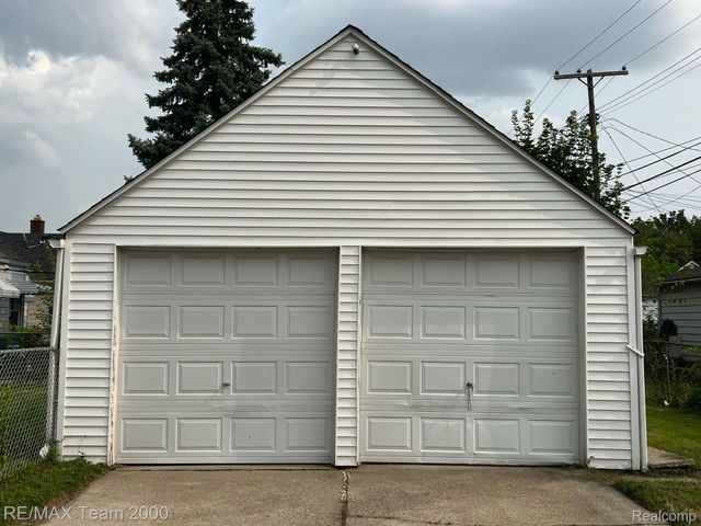 4141 Charles Street, Dearborn, MI 48126