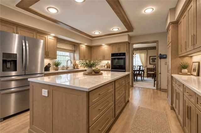 8017 W 115th Terrace, Overland Park, KS 66210