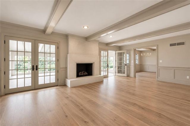 8017 W 115th Terrace, Overland Park, KS 66210