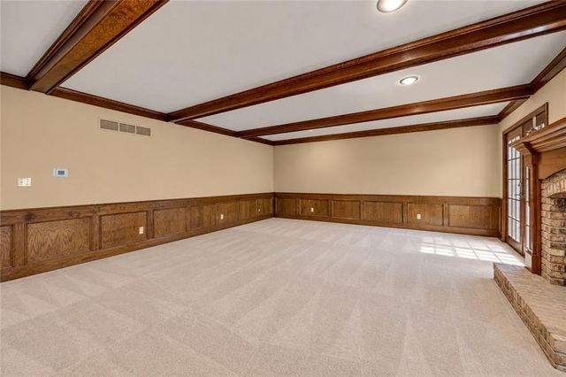 8017 W 115th Terrace, Overland Park, KS 66210