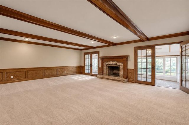8017 W 115th Terrace, Overland Park, KS 66210