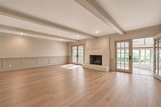 8017 W 115th Terrace, Overland Park, KS 66210