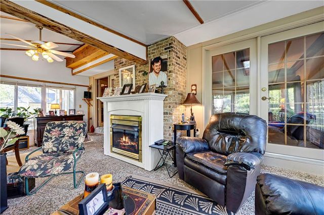 8017 W 115th Terrace, Overland Park, KS 66210