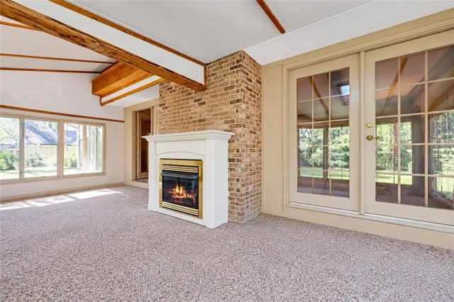 8017 W 115th Terrace, Overland Park, KS 66210