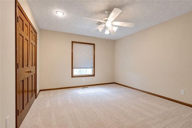 8017 W 115th Terrace, Overland Park, KS 66210