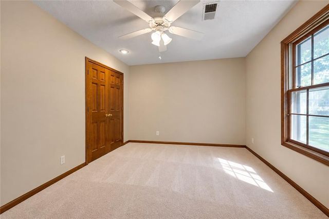 8017 W 115th Terrace, Overland Park, KS 66210