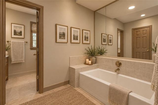 8017 W 115th Terrace, Overland Park, KS 66210