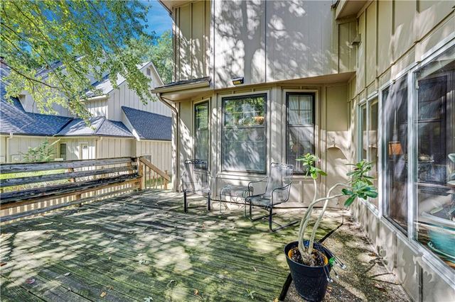 8017 W 115th Terrace, Overland Park, KS 66210