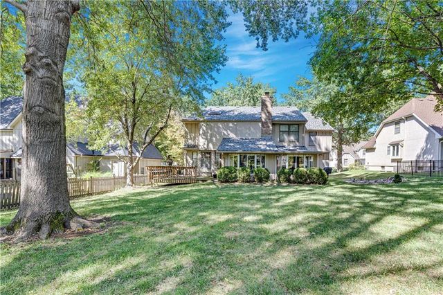 8017 W 115th Terrace, Overland Park, KS 66210