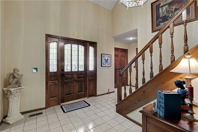 8017 W 115th Terrace, Overland Park, KS 66210