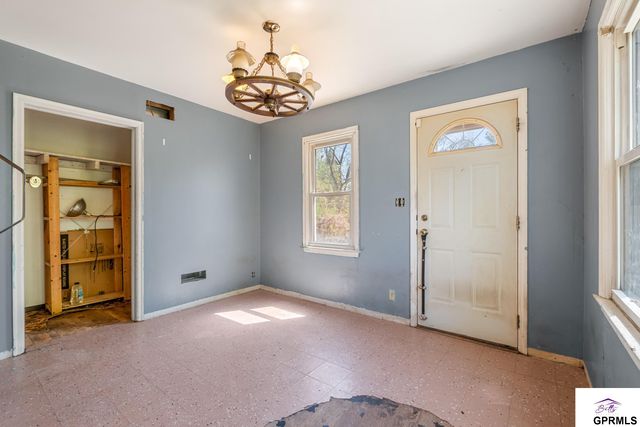 1207 Kasper Street, Bellevue, NE 68147