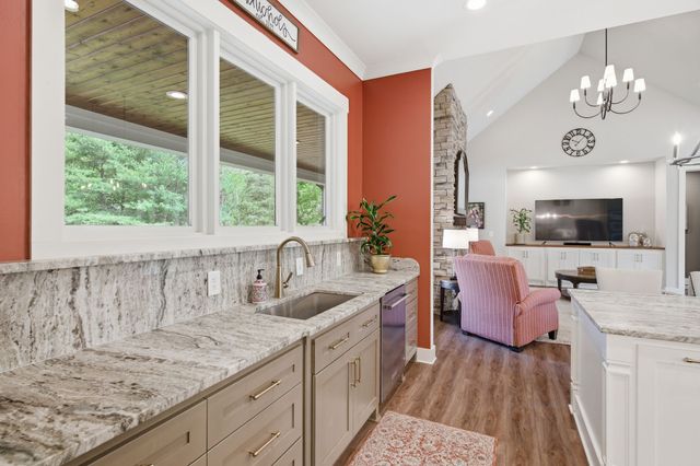1602 Errel Dowlen Rd, Pleasant View, TN 37146