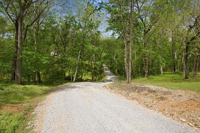 1602 Errel Dowlen Rd, Pleasant View, TN 37146