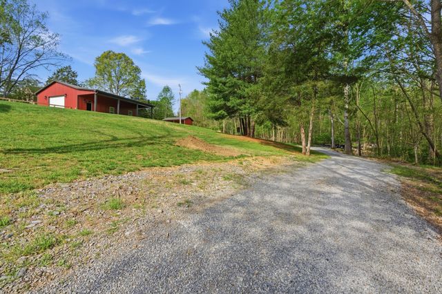 1602 Errel Dowlen Rd, Pleasant View, TN 37146