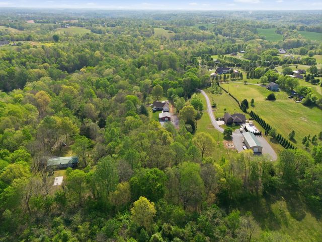 1602 Errel Dowlen Rd, Pleasant View, TN 37146