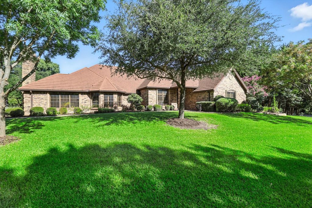 2202 Lakeforest Drive, Weatherford, TX 76087