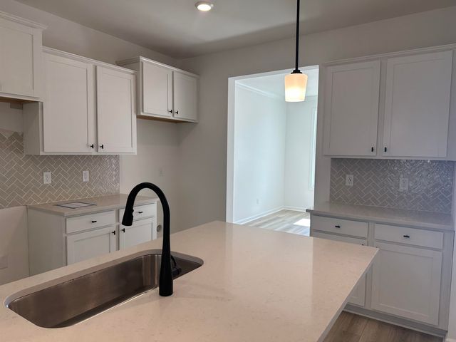 347 E Pyrenees Drive, Wellford, SC 29385