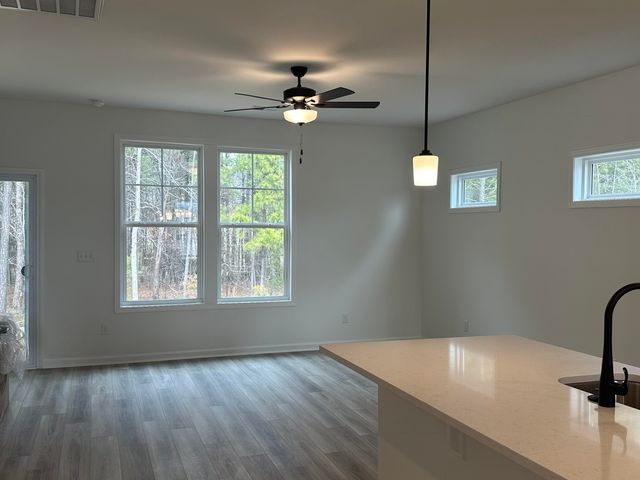 347 E Pyrenees Drive, Wellford, SC 29385