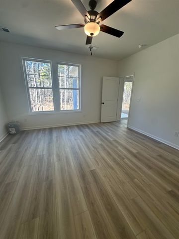 347 E Pyrenees Drive, Wellford, SC 29385
