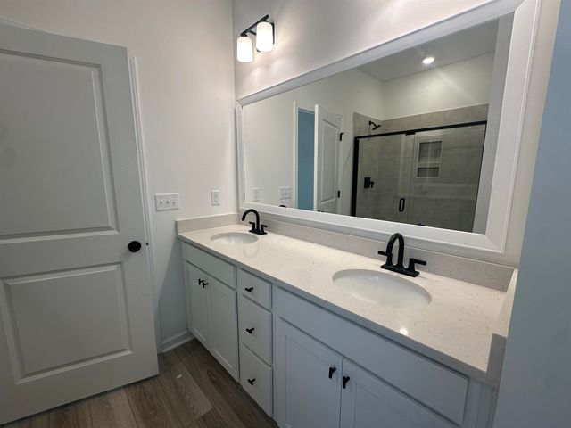 347 E Pyrenees Drive, Wellford, SC 29385