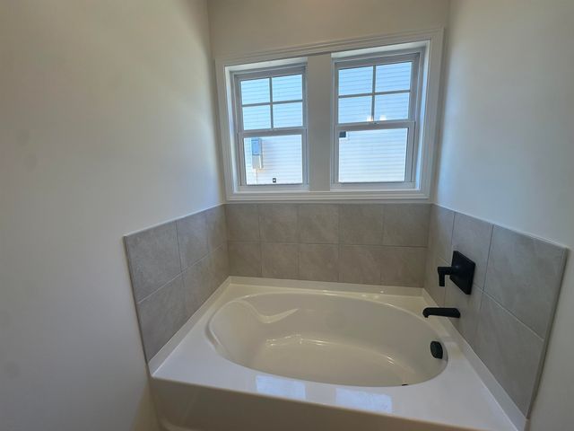 347 E Pyrenees Drive, Wellford, SC 29385