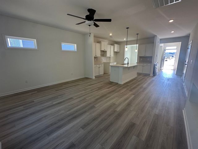347 E Pyrenees Drive, Wellford, SC 29385