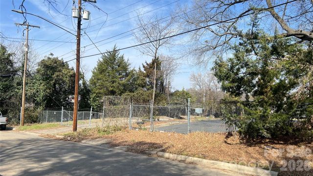 3620 Darby Avenue, Charlotte, NC 28216