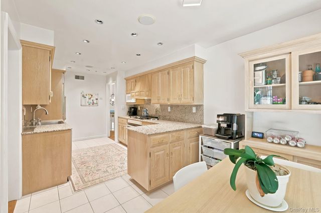 80 Hickory Hill Drive, Dobbs Ferry, NY 10522