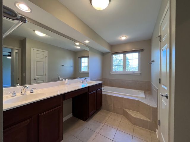 6384 Cunningham Court, Gurnee, IL 60031