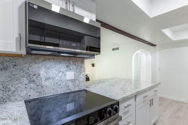 7557 N Dreamy Draw Drive Unit 150, Phoenix, AZ 85020