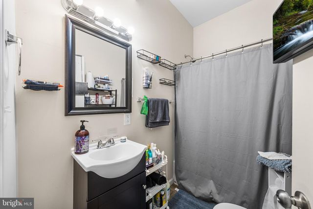 1221 W ALLEGHENY AVE, Philadelphia, PA 19133