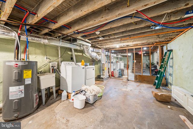 1221 W ALLEGHENY AVE, Philadelphia, PA 19133