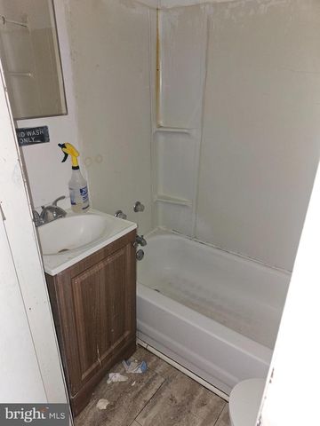 2139 W DIAMOND ST, Philadelphia, PA 19121