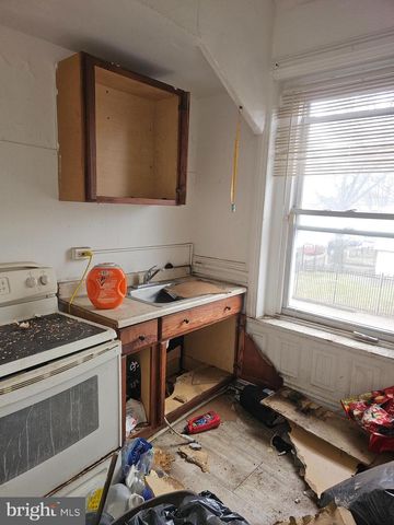 2139 W DIAMOND ST, Philadelphia, PA 19121