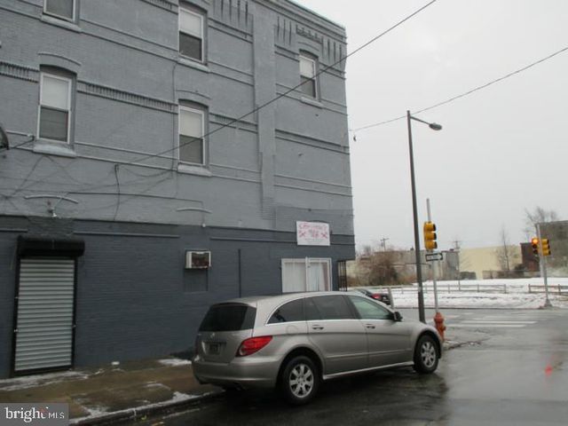 2139 W DIAMOND ST, Philadelphia, PA 19121