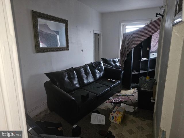 2139 W DIAMOND ST, Philadelphia, PA 19121