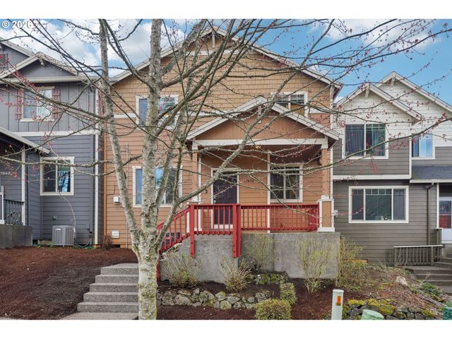 37834 SANDY HEIGHTS St, Sandy, OR 97055