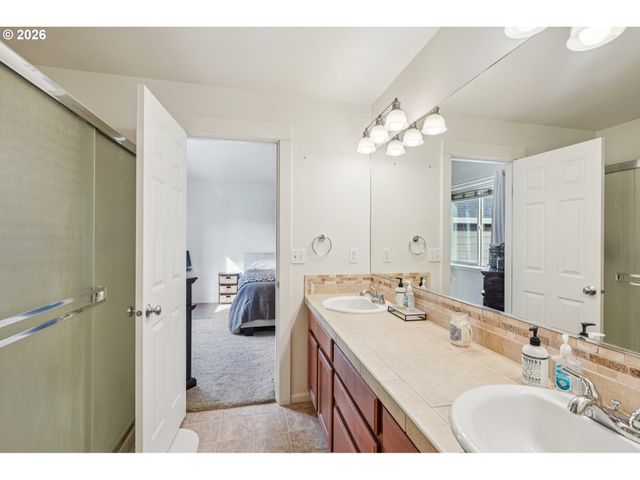 37834 SANDY HEIGHTS St, Sandy, OR 97055